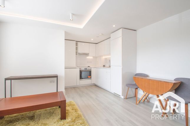 10 Mabel Crout Court, London photo 3