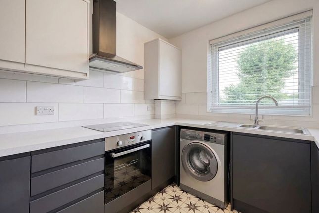 26 Haslers Court Fryerning Lane, Ingatestone photo 4