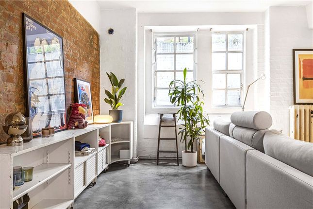 Flat for sale in Institute Place, London