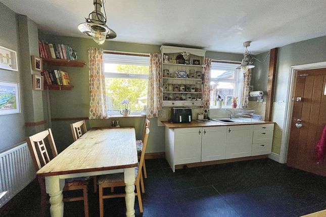 40 Hampson Crescent, Wilmslow photo 4