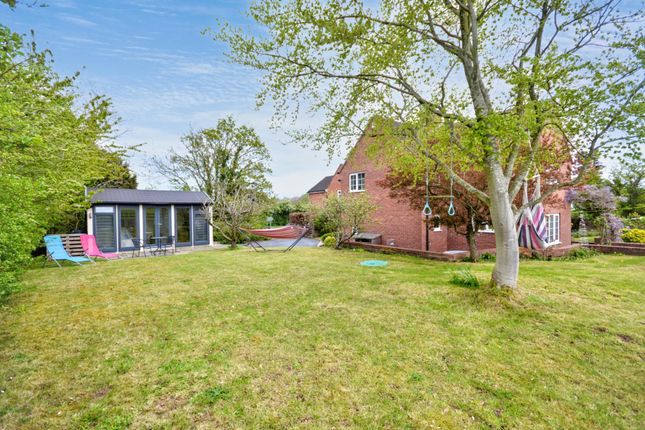 2, Yew Tree Cottage, Earls Croome photo 2