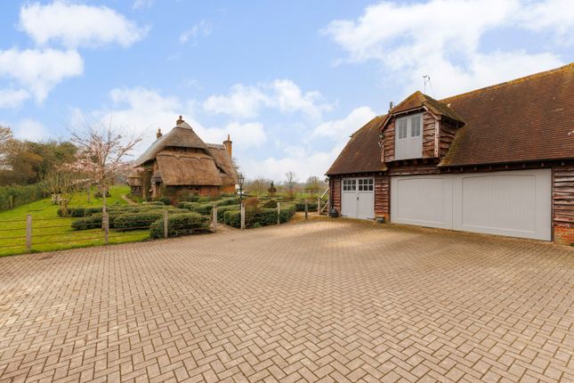 SPRADBRAY HOUSE, Galley Road, THATCHAM photo 2