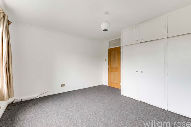 Flat for sale in Horn Lane, Woodford Green