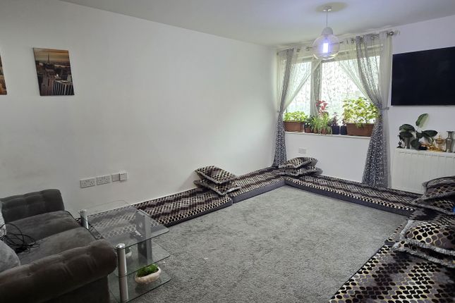 136, Victoria Road, London photo 2