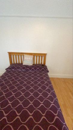 18, Clifton Gardens, Canterbury photo 4