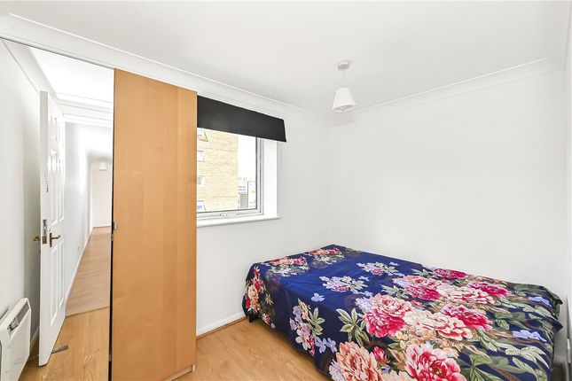 Jardine Road, London photo 5
