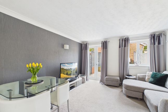 2 Kite Close, Huntingdon photo 4