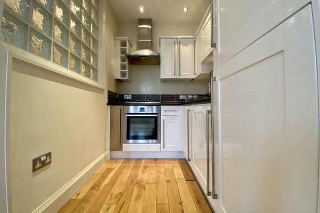 Flat B, 153, Whitchurch Road, Cardiff photo 2