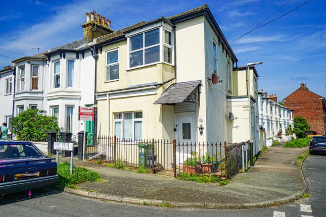 Thumbnail Maisonette for sale in West View, Hastings