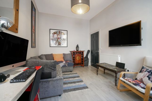 11 Whitevale Street, Glasgow photo 3
