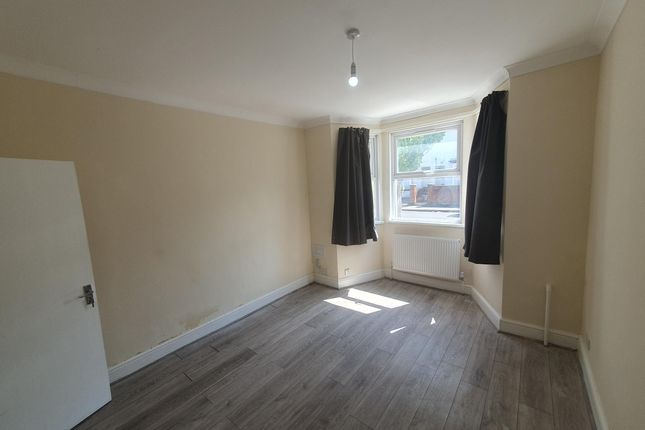 4, Waltham Road, Southall photo 5
