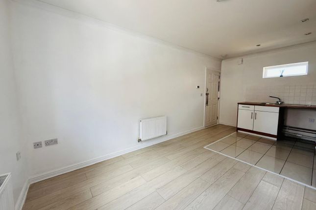 26 Monarch Drive, Kemsley, Kent photo 2