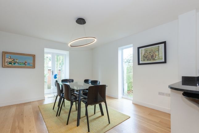 Detached house to rent in Hids Copse Road, Oxford