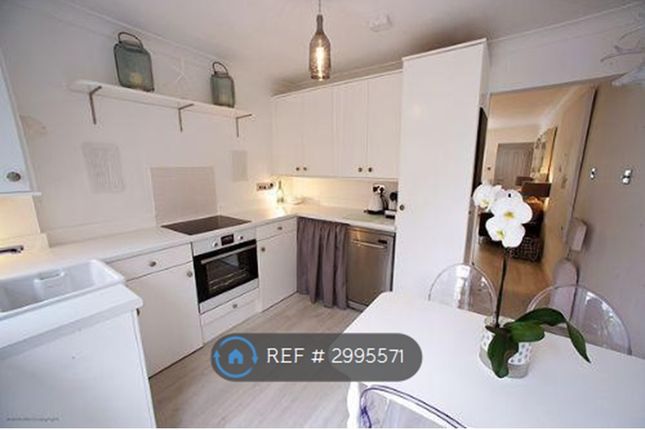 Upper Heath Road, St. Albans photo 4