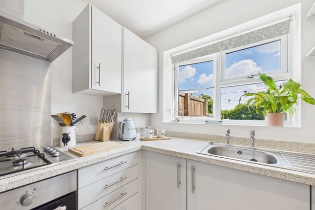 10 Oakwell Drive, Matlock photo 2