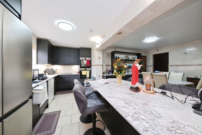 1, Eleanor Court, Doncaster photo 4