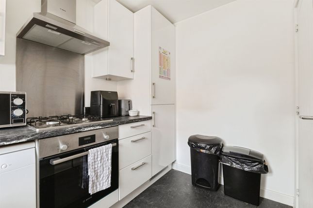 5, Halifax Close, Attleborough photo 4