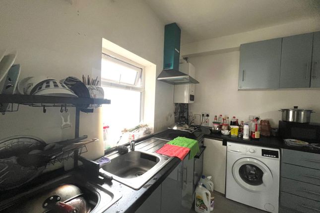 34, Colin Crescent, Colindale, London photo 4
