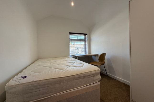 82, Bedford Street (Rooms), Cardiff photo 5