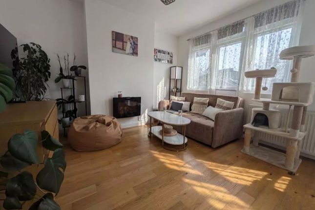 57, Sylvester Road, London photo 2
