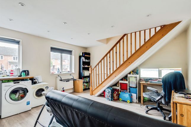 2, Bradstocks Way, Abingdon photo 4