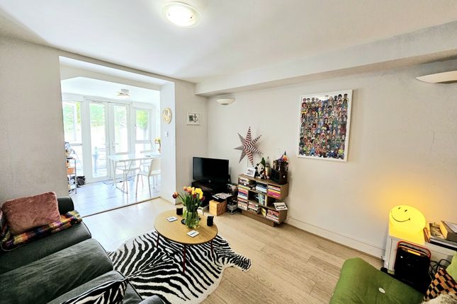 Thumbnail Flat to rent in Holloway Road, Archway