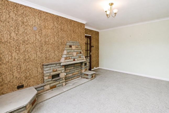 7, Mackie Hill Close, Wakefield photo 4