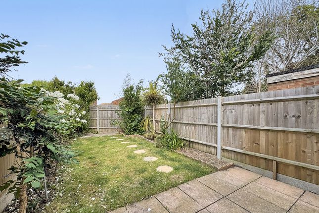 6, Alberta Walk, Worthing photo 4