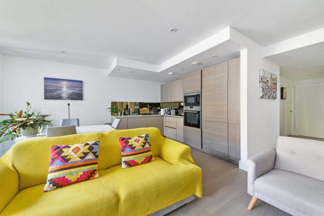 Thumbnail Flat to rent in Claremont House, Canada Water, London