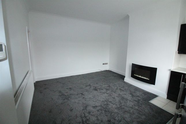 4, Ealand Road, Batley photo 2