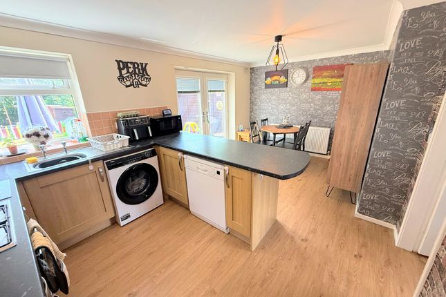 6 Reins Road, Brighouse photo 3