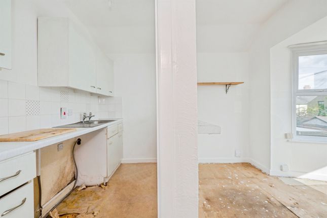 Flat 3, 54, Connaught Road, Cardiff photo 4