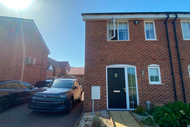 2-bed house on 18, Fry Grove, Bedford, £325,000