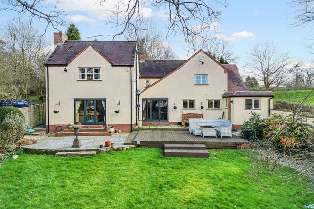 Thumbnail Detached house for sale in Yarningale Lane, Warwick