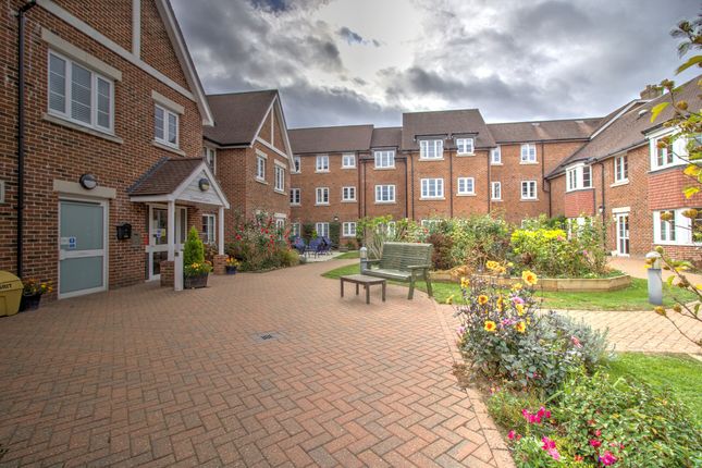 1-bed flat on Brighton Road, Horsham, £170,000