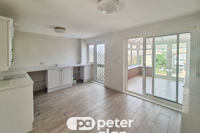 364, Newport photo 4