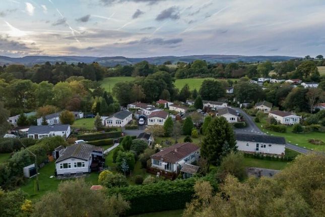 7, Oak Way, Caerwnon Park photo 2