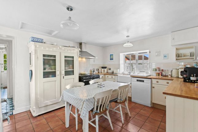 Pleasant Cottage Aylesbury Road, Aylesbury photo 3