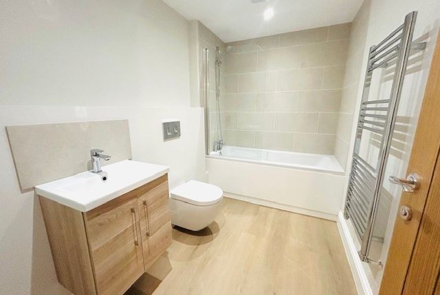 5, Etchingham photo 3