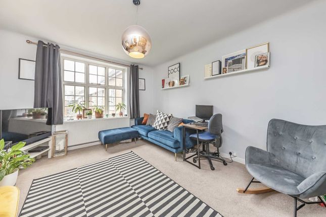 Thumbnail Flat for sale in Streatham Close, Leigham Court Road, London