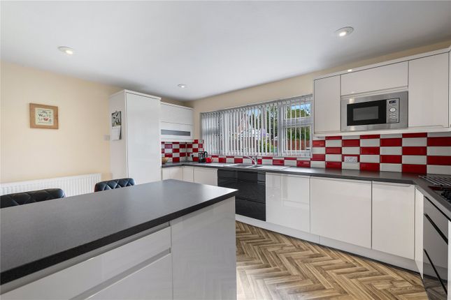 12, Rowan Avenue, Nottingham photo 4