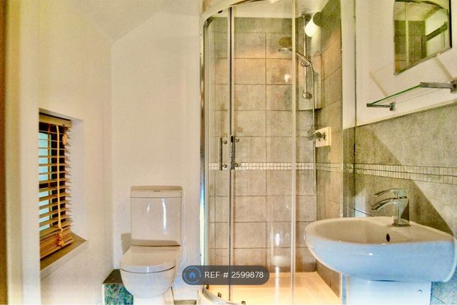 En Suite Bathroom For Master Bedroom