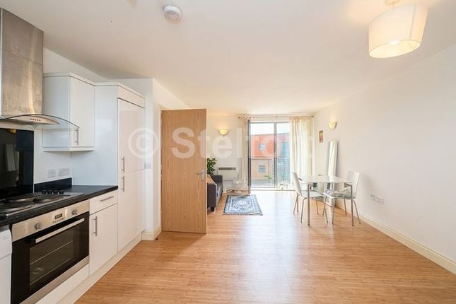 Flat 9, Skyline House, 387 Chapter Road, London photo 2
