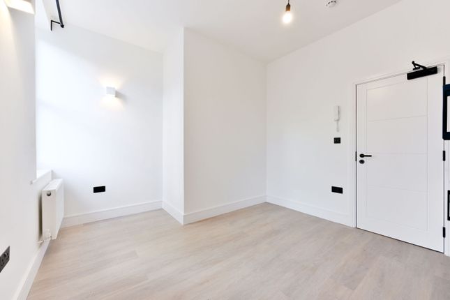 2 Montpelier Road, W5, Ealing photo 4