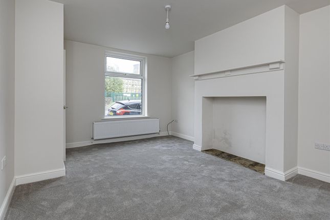 9, Oakes Road, Huddersfield photo 3