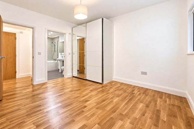 Flat 1, 211, Golders Green Road, London photo 5