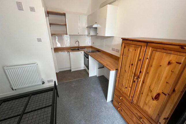 Flat 11, 97, Waverley Road, Southsea photo 4