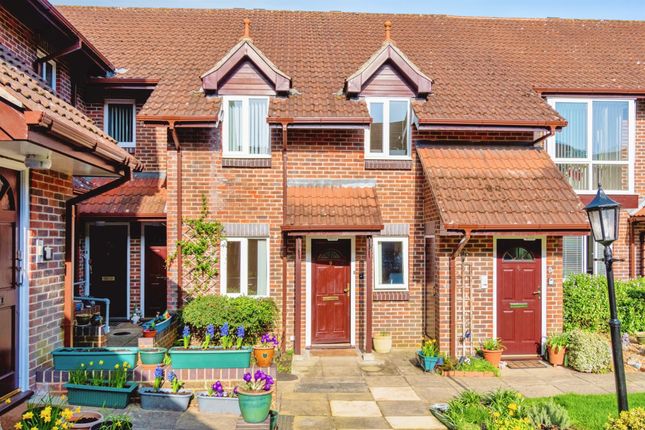 2-bed flat on 9, Lincoln Court, Sharon Road, Southampton, £70,000