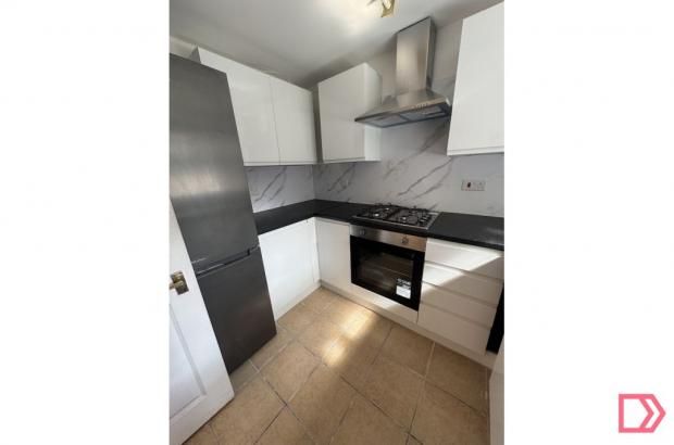 8 Fletcher Close, London photo 4