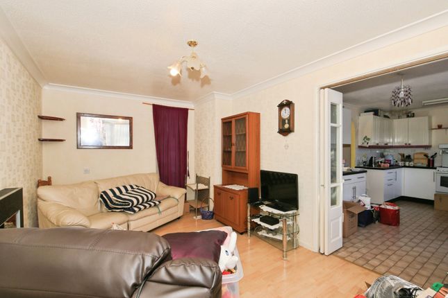 16, Worsley, Peterborough photo 2